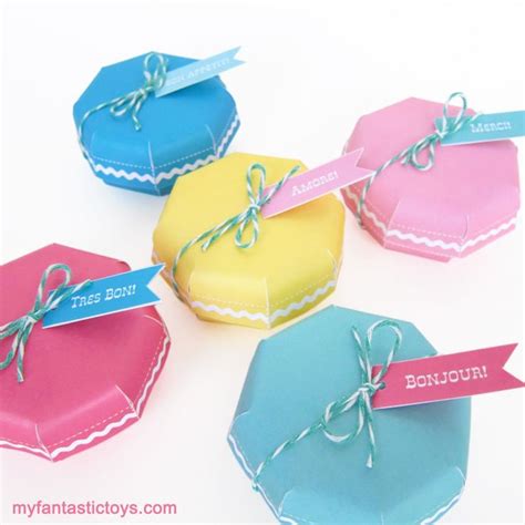 French macaron piping template templates print macaron templatewith so many little macaron templates on one sheet this template is surely for the next party in your house the patterns are for 3 5 cm piping and there are even instructions on using it printable clock templates 16 paper folding. Paris Macaron Box Freebie | Printable crafts, Box ...
