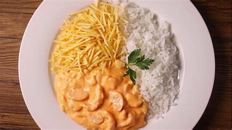 Strogonoff De Frango Com Maionese