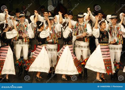 Timisoara Romania 12 102014 Romanian Dancers In Traditional Costume