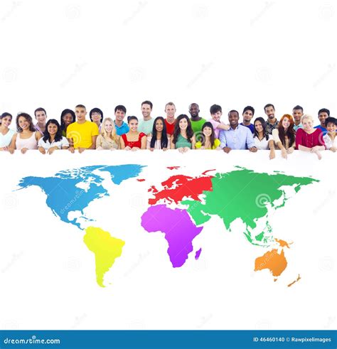 Grupo De Personas Diverso Con El Mapa Del Mundo Colorido Foto De