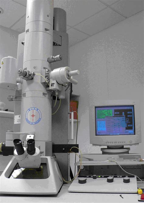 Microscope Electronique à Transmission Hitachi H 7500 équipé Dune