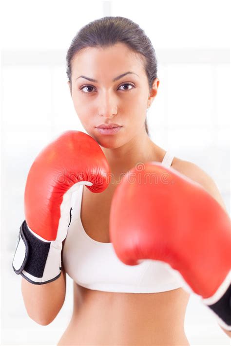 Boxeo De La Mujer Foto De Archivo Imagen De Sano Etnicidad 36726836