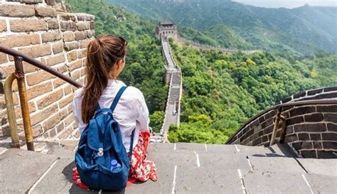 Tembok besar mempunyai sejarah lebih dari 2, 000 tahun, tetapi beberapa bahagiannya telah hilang atau kini runtuh. Tembok Besar China, Destinasi Wisata Sejarah Satu dari ...
