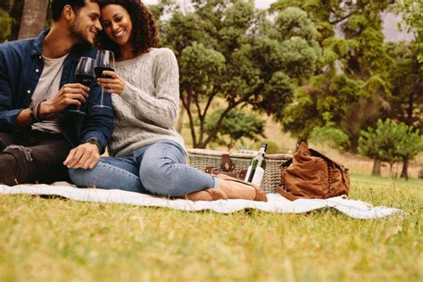 Five Fun Memorable Outdoor Date Ideas Peoplehype