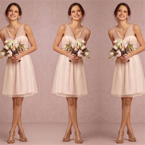 Elegant Short Light Pink Peach V Neck Tulle Bridesmaid Dress