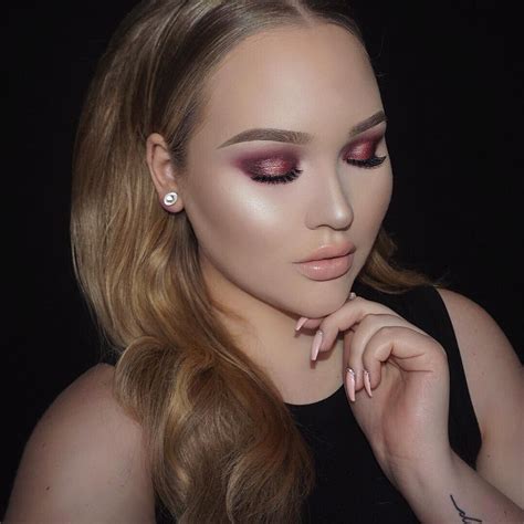 Snapchat ∙ nikkietutorials ‣ instagram ∙ @nikkietutorials subscribe to my channel ⤵. Oh my god @nikkietutorials you angelic creature! You look ...