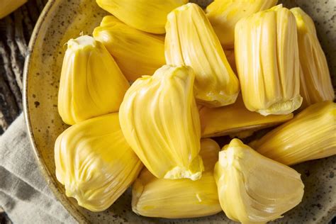 Most commonly, the fruit comes in a can and is labeled young and green — namely because the younger it is, the less sweet it will be. ပိႏၷဲသီး၏ က်န္းမာေရး အက်ိဳးေက်းဇူးမ်ား | MyFood Myanmar