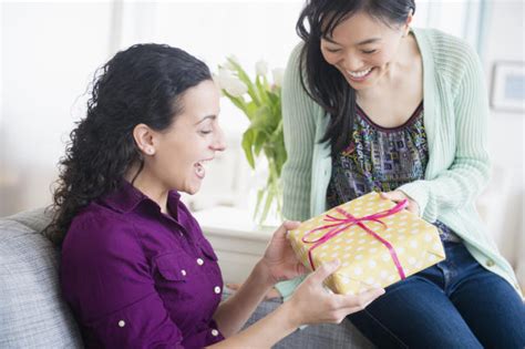 Women More Generous At Certain Times Of The Month Study Says