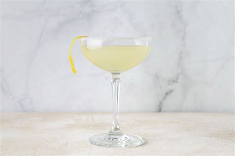 Easy And Fresh Lemon Drop Martini Recipe