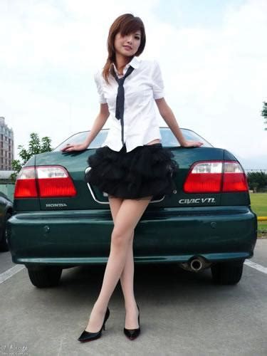 piernotas modelando un civic asian girls with stockings and pantyhose