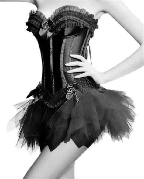 Pin By Elle Partin On Corset Love Burlesque Outfit Black Corset