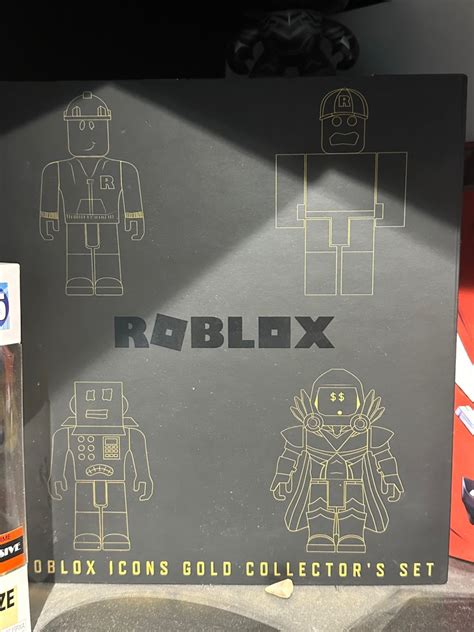 Roblox Icons Gold Collectors Set Hobbies And Toys Toys And Games On Carousell