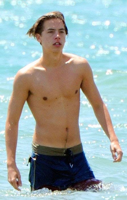 Dylan Sprouse Taille Poids Ge Petite Amie Famille Faits