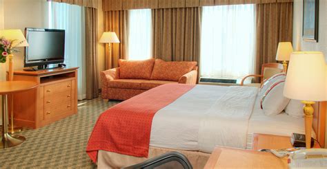 Welcome to the atrium inn vancouver! Holiday Inn & Suites North Vancouver | North Vancouver Hotels