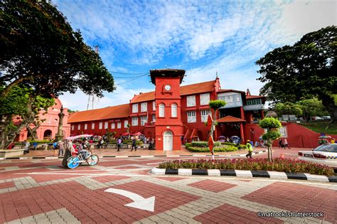 You'll find lots of experiences here that are ideal if you're watching your jonker street night market. 10 Best Things to Do in Malacca - Best Attractions in Malacca