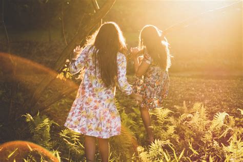 5 Tips To Build Strong Friendships Curly Girl Life