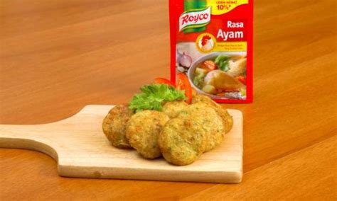 Sajian tradisional dari bahan olahan kentang ini diketahui sangat populer olah masyarakat indonesia. Cara Membuat Perkedel Kentang Dikukus : Bento Mania Cara ...