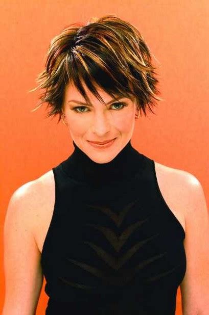 All my libras out there, here's the short hairstyle to try when you can't decide between straightening your hair or curling it. Short Razor Cut Hairstyles Short Hair Styles For Older Woman
