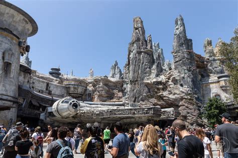 A Review Of Star Wars Lands Incredible Opening Day At Disneyland Polygon