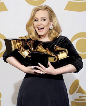Adele Gana Todo En Los Grammys Jenesaispop Com