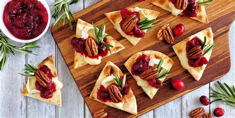 These finger food ideas can be used for appetizers, party snacks, a light lunch, the first this idea is so easy you won't even need a recipe! 75 Easy Christmas Appetizer Ideas - Best Holiday Appetizer ...