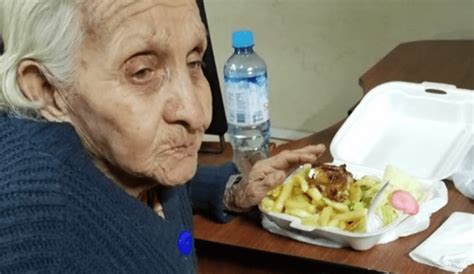Ate Anciana Es Rescatada Tras Ser Abandonada Por Su Hijo Hace Más De