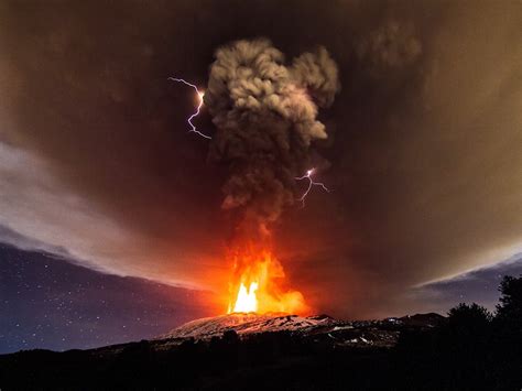 Mount Etna Incredible Video Of The Volcano Erupting For First Time In