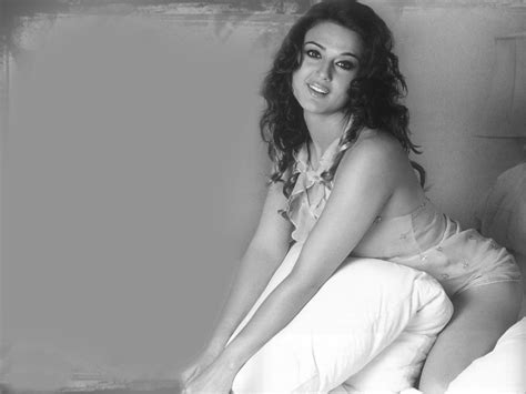 Preity Zinta Pictures Raagfm Bollywood News Collection Movies Review Bol