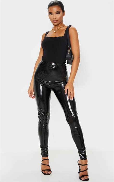 legging taille haute en vinyle noir leggings prettylittlething fr