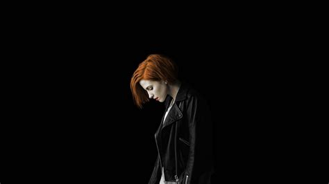 Download Paramore Hayley Williams In Leather Jacket Wallpaper