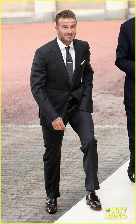 Photo David Beckham Gets A Big Smile From Queen Elizabeth 27 Photo