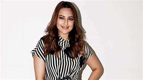 Happy Birthday Sonakshi Sinha From Weighing 95 Kg To Flaunting Curvaceous Body A Look At