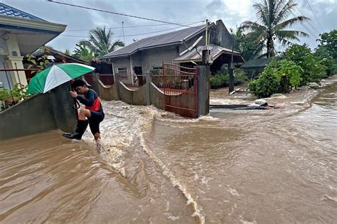 Floods Landslides Kill At Least 20 People In Southern Philippines