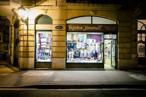 San sebastián es famosa por sus playas y por el festival de cine de san sebastián, reconocido internacionalmente. Comercios ideales para las compras de estas Navidades: Tejidos Jiménez en Donostia - GipuzkoaGaur