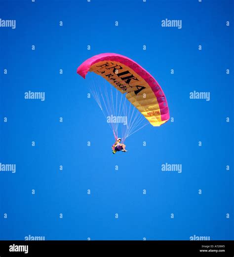Descending Parachute Hi Res Stock Photography And Images Alamy