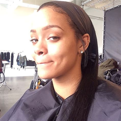 Rihanna No Makeup See Every Photo Of Rihanna Without Makeup Beautycrew