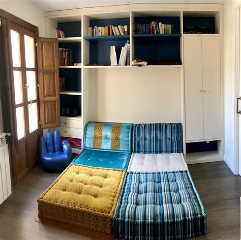 Sofa-bed for reading room / Sofá-cama para habitación de ...
