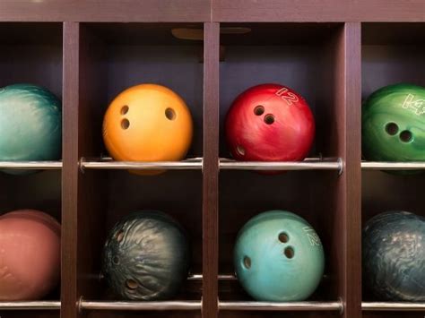 Heavy Bowling Ball Or Light Bowling Ball Which Is Suitable For You Bowling Guidance