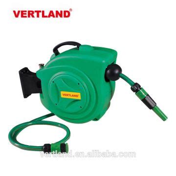 I bought this hose reel storage to replace the one my neighbor's kid broke. Hose reel for garden - Automatici auto rewind auto roll-up ...