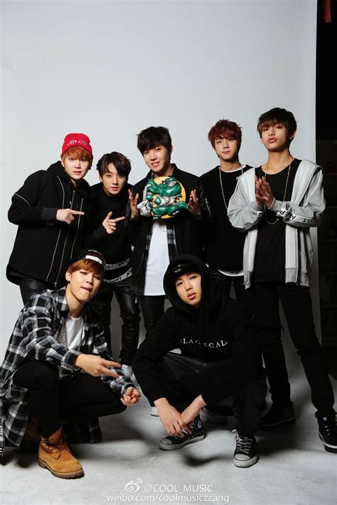 Banyak warganet hanya bisa senyum tipis melihat editan foto personel bts jadi pelayan. FOTOS BTS - COOL MUSIC | The Rise of Bangtan