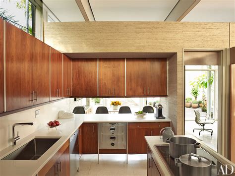What is mid century modern decor? Get the Look: Midcentury-Modern Kitchen in New Orleans ...