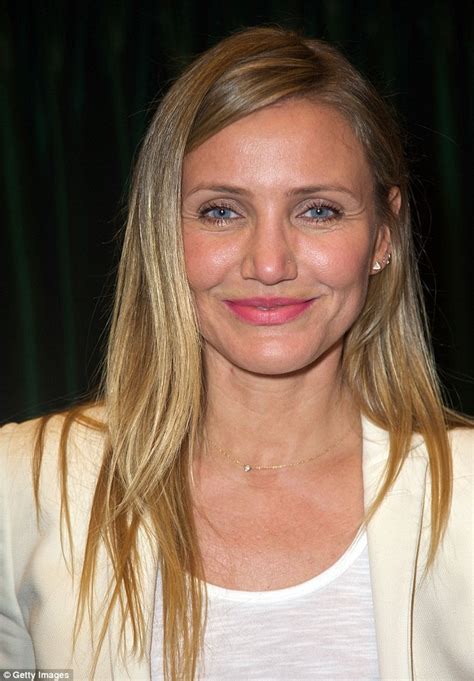 Cameron Diaz Shows Off Her Natural Beauty At New Well