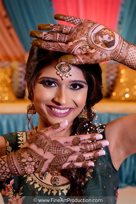 Best Indian Wedding Mehndi Ceremony Poses Every Bride To Be Should Bookmark Fine Art