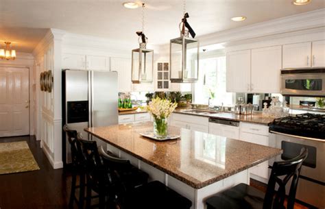 It is for those who can afford to keep their kitchen absolutely clean and probably spend far less time in splashes of blue with a wavy pattern fit in perfectly with coastal style while hexagonal motifs and eclectic, modern prints work well in. Modern and Cool Mirror Backsplash for Modern Kitchen ...