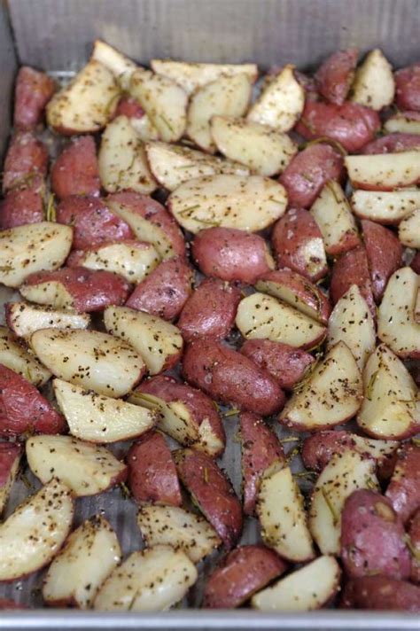 Roasted Rosemary Red Potatoes A Classic Side Dish Foodal