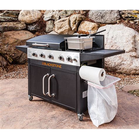 Despite its larger footprint, this grill has the ability to cook for any gathering, of any size. Blackstone Range Top Combo - 28" Griddle with Bonus Fryer ...