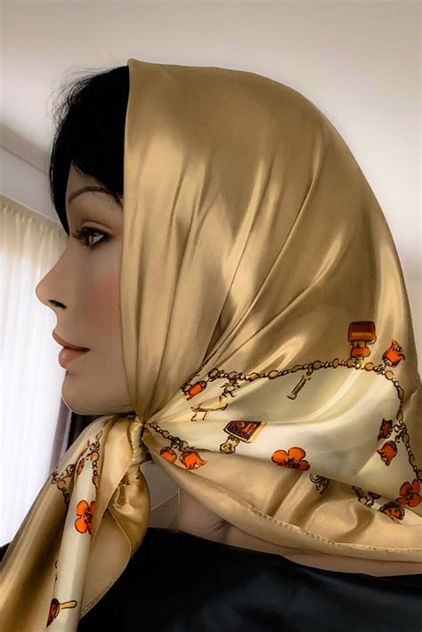 Head Scarf Tying Head Scarf Styles Silk Headscarf How To Wear Scarves Scarf Hairstyles Silk