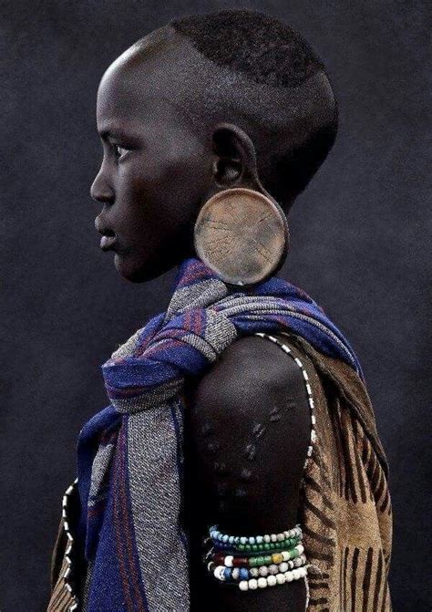 Pin De Solanyi Esteban En Faces And Faces Tribus Africanas Etnias Africanas Arte De Frica Y