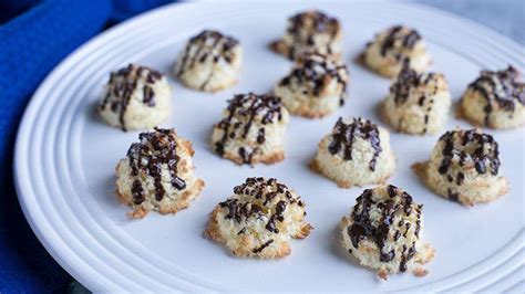 Obviously, desserts for diabetics don't impact the blood sugar level as much as regular desserts as they contain no sugar. 10 Diabetic Cookie Recipes That Don T Skimp On Flavor ...