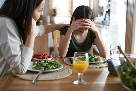 Common Eating Disorders In Teens Signs Of Bulimia